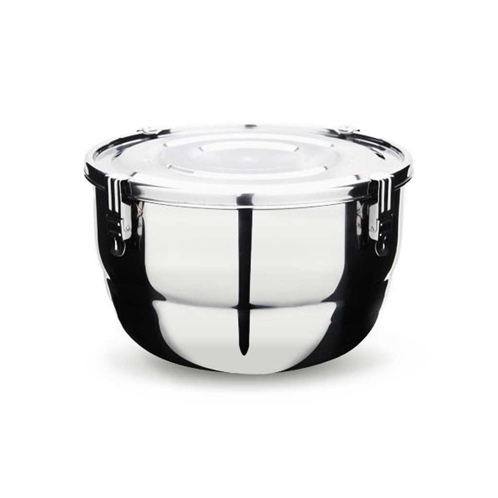 20cm Stainless steel lunch box with lid on a white background