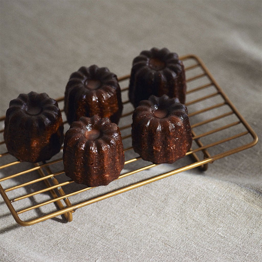 Brass Wire Stand, Rectangular Boston General Store