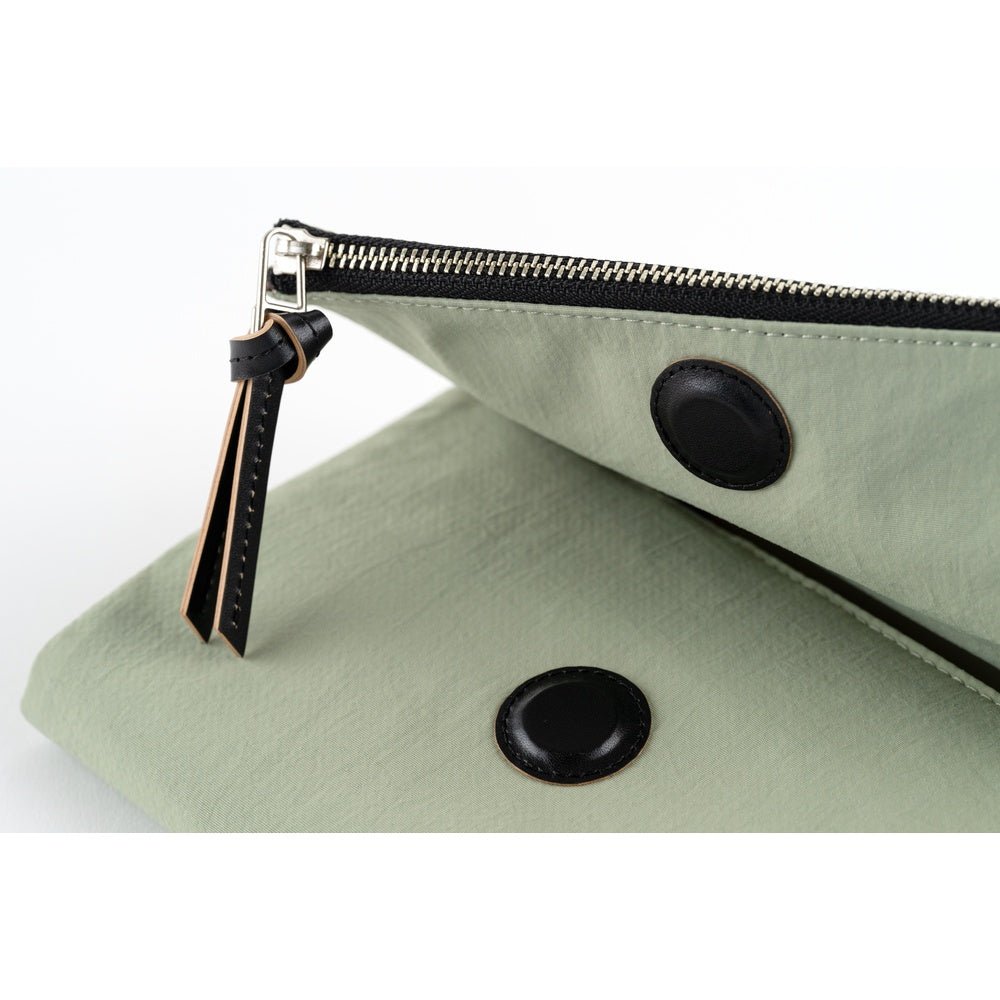 Hobonichi Techo Original A6 2026 - Book with Cover - Tragen: Oakmoss Boston General Store