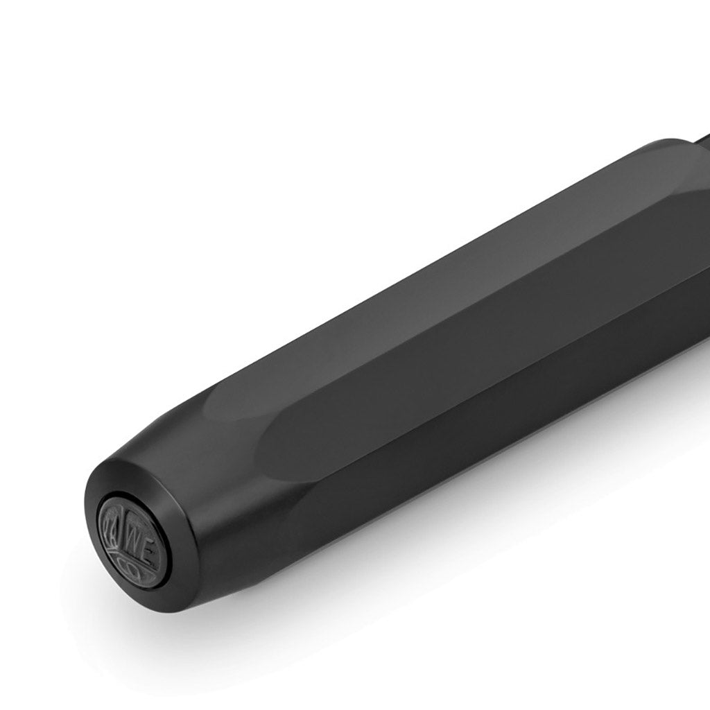 Black perkeo fountain pen on white background