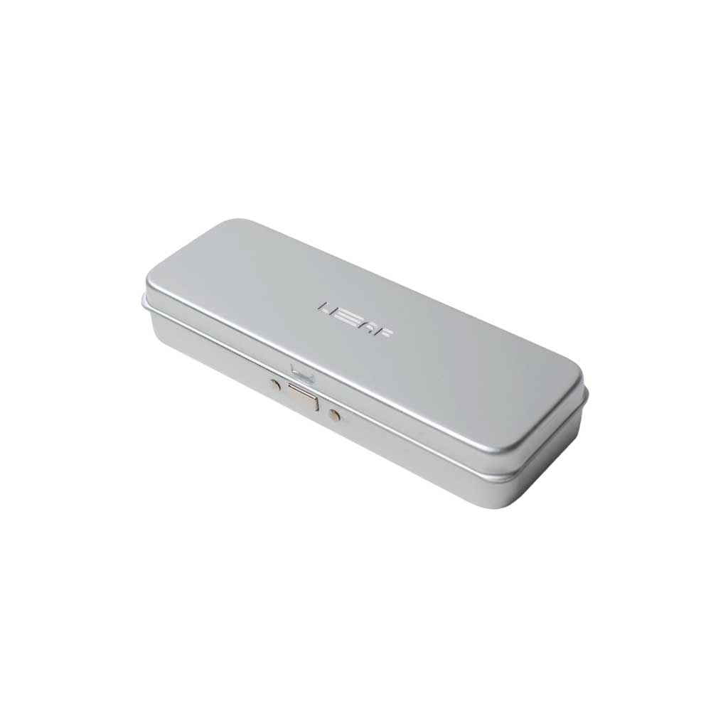 Aluminum Leaf razor travel case on white background