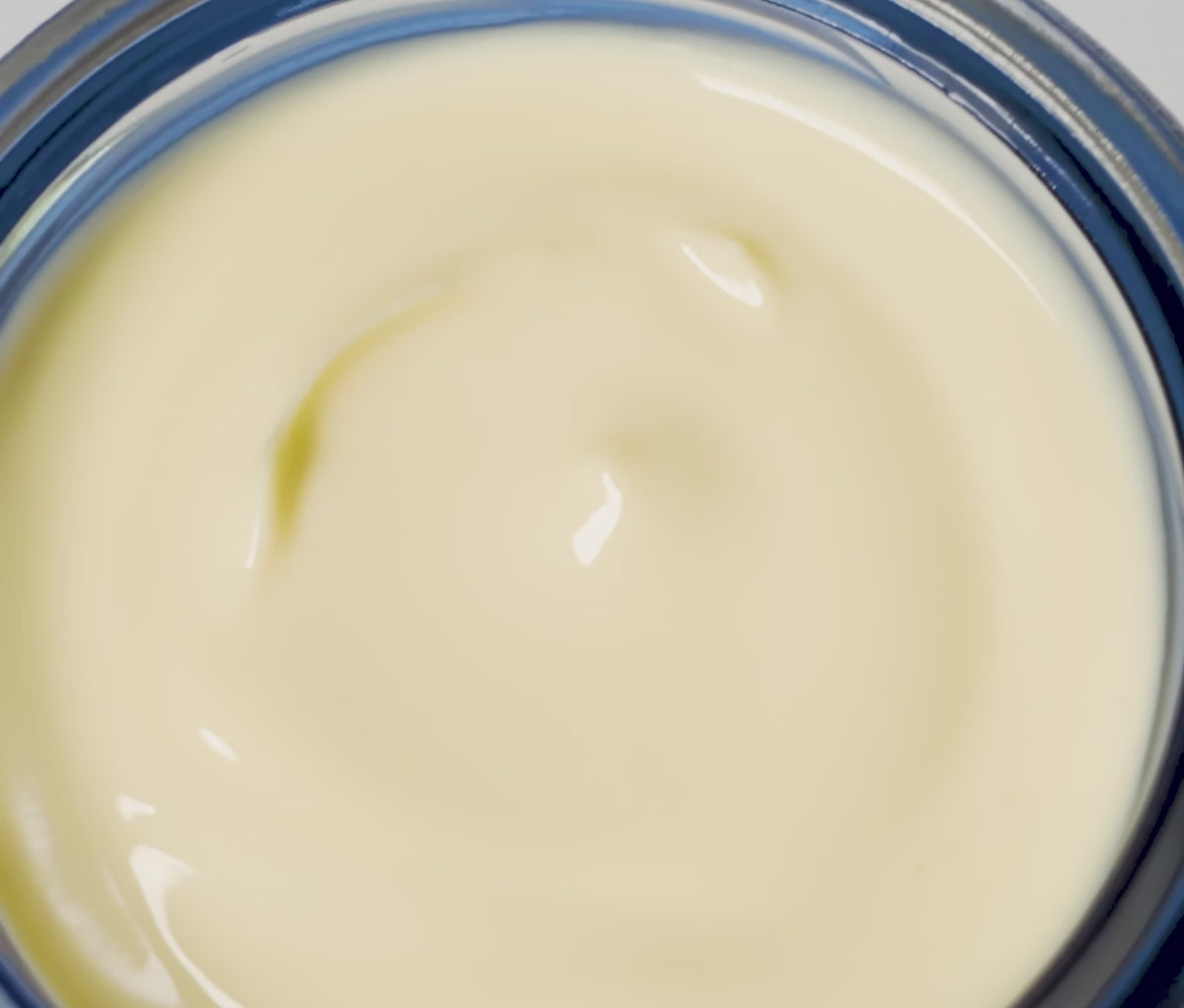 A video that shows the texture of Golden Hour Recovery Cream.