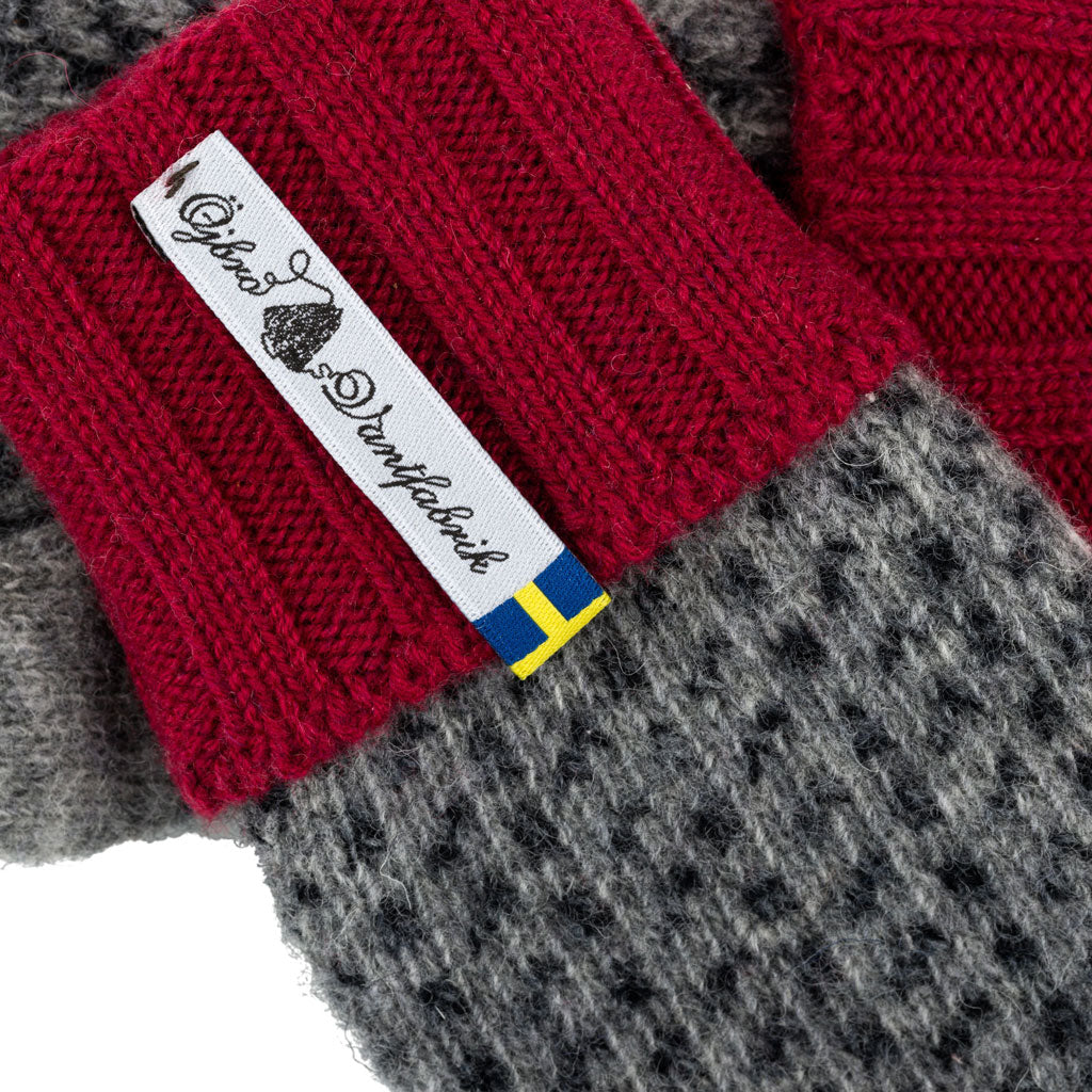 Skafto Gra Wristwarmer at Boston General Store