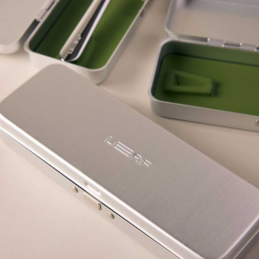 Aluminum Leaf razor travel case on light background